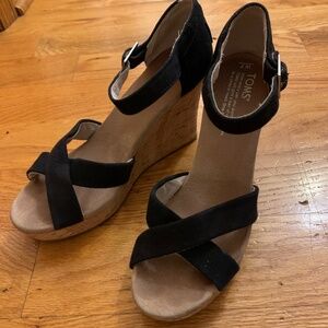 TOMS wedges